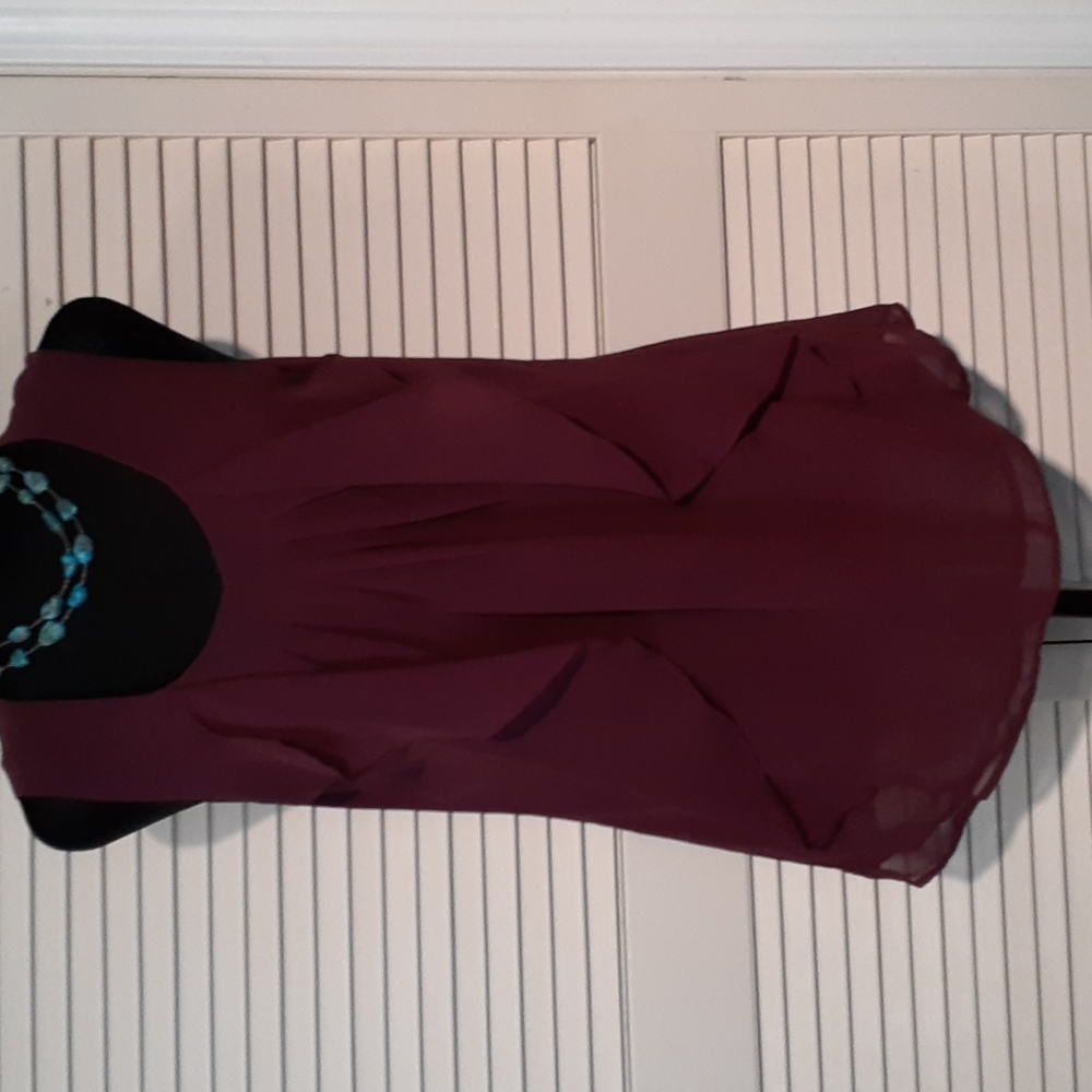 Gap Eggplant Sleeveless Blouse with Pleated Scoop Neck with Flounce S